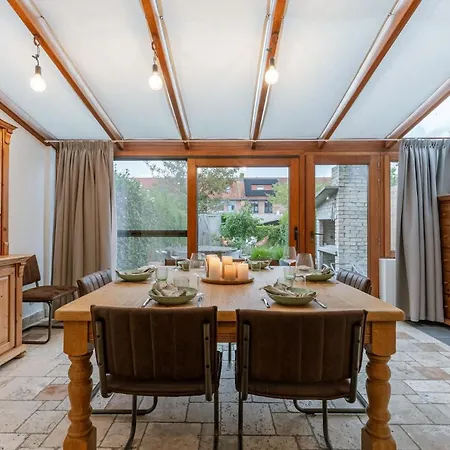 Huswell - Cosy With Garden Hébergement de vacances